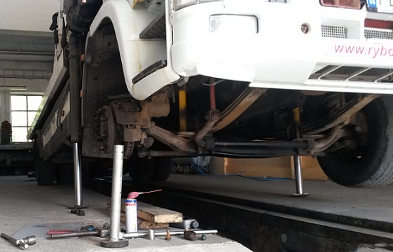 Autotepovanie LKWpark Nováky - ručné čistenie interiérov a motorov, tepovanie